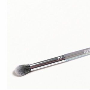ELAINA BADRO BLENDING BRUSH